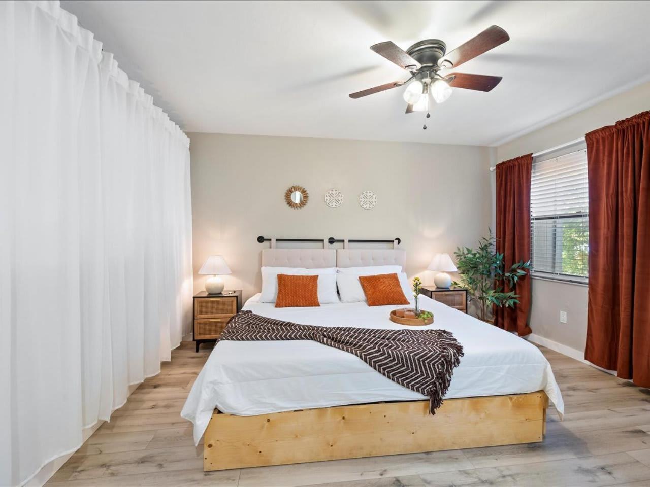 Artist'S Tower Townhome Just Renovated W Loft Ґейнсвілл Екстер'єр фото